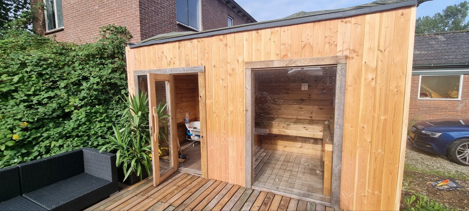 Foto 8 van Luxe buitensauna met jacuzzi en Finse kachel