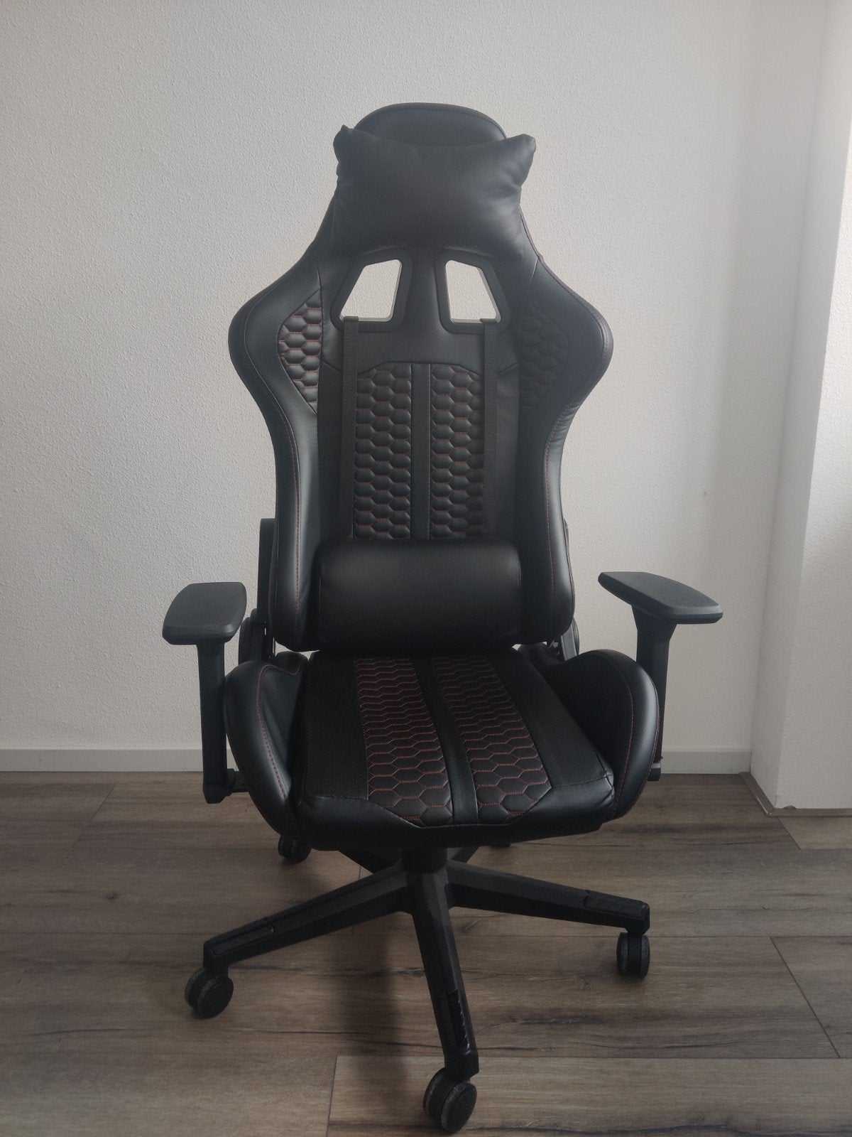 Gaming chair NIBE, Ophalen, Zo goed als nieuw, Zwart