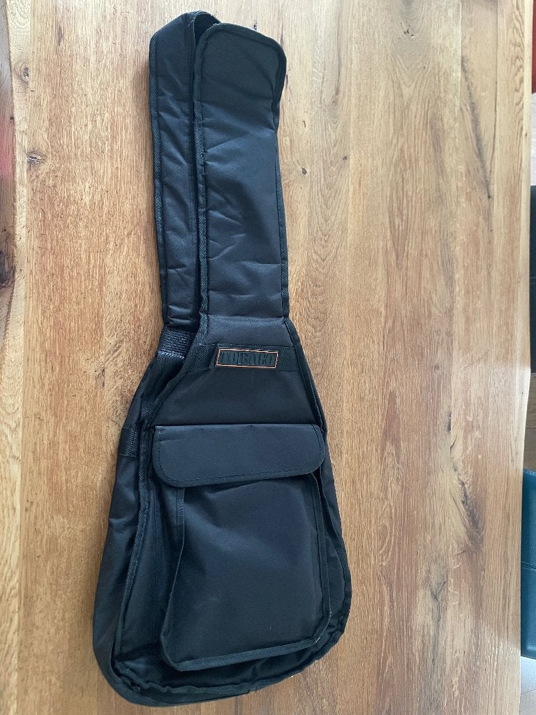 Foto 10 van 1/2 gitaar Gomez incl accessoires