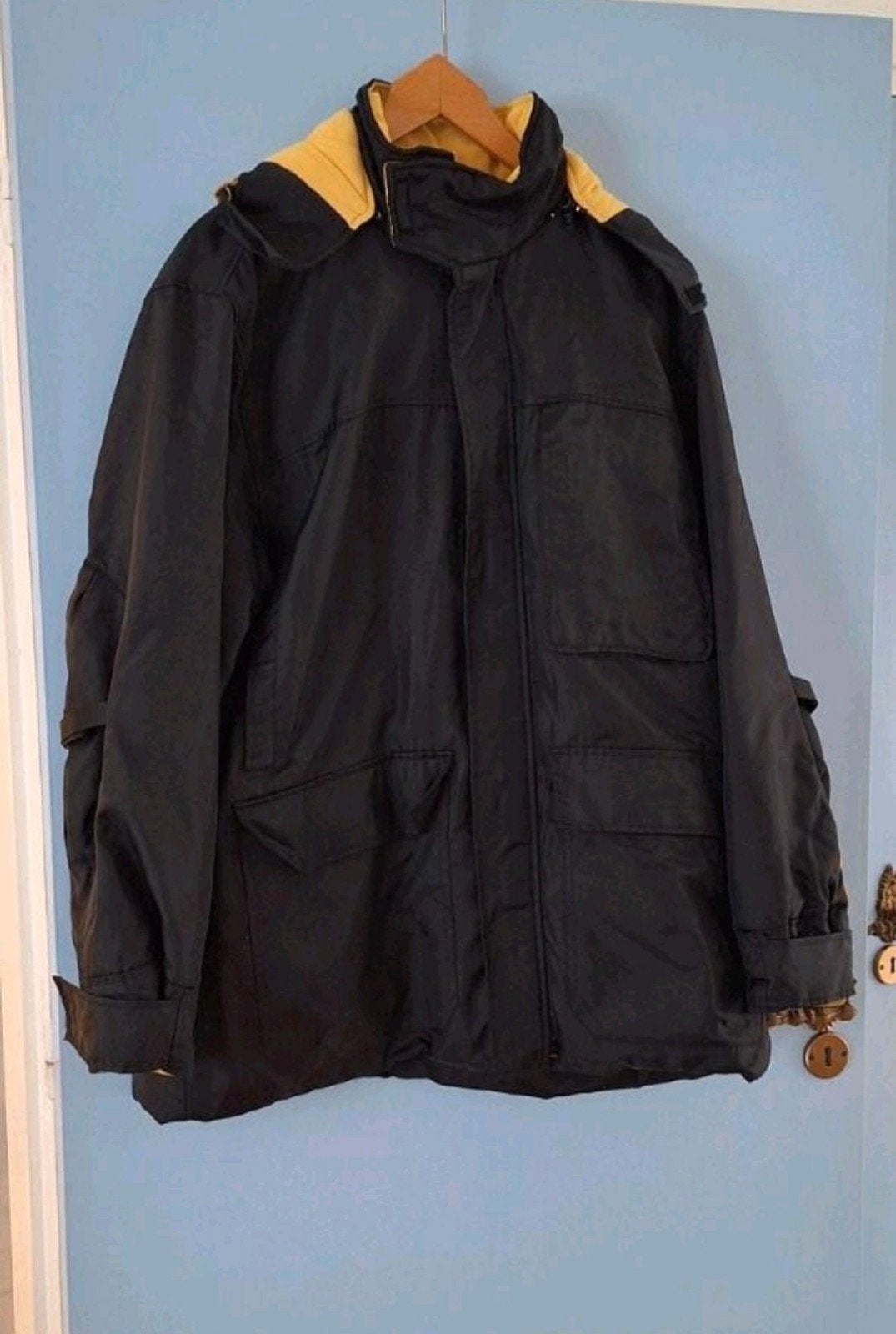 NIEUWE ORGINELE MEXX MEN HEREN MERK ZOMERJAS
MAAT L
KLEUR ZW, Maat 52/54 (L), Zwart, Nieuw, Ophalen of Verzenden