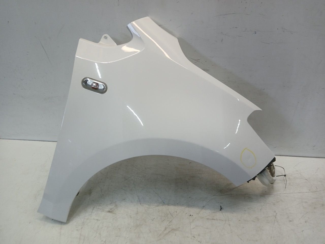 Spatbord rechts voor Skoda Citigo, Auto-onderdelen, Onderdelen@venauto.nl, Van der Ven Autorecycling B.V., Gebruikt, Ettenseweg 76, 4706 PB Roosendaal, The Netherlands