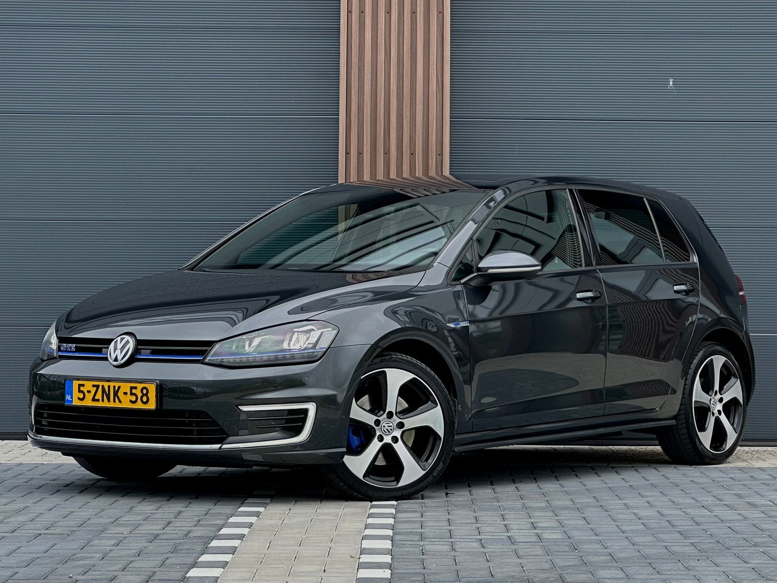Volkswagen Golf GTE 1.4 Plug-in Hybrid |Panoramadak|Leder, 4 cilinders, 1395 cc, 1499 kg, 1500 kg