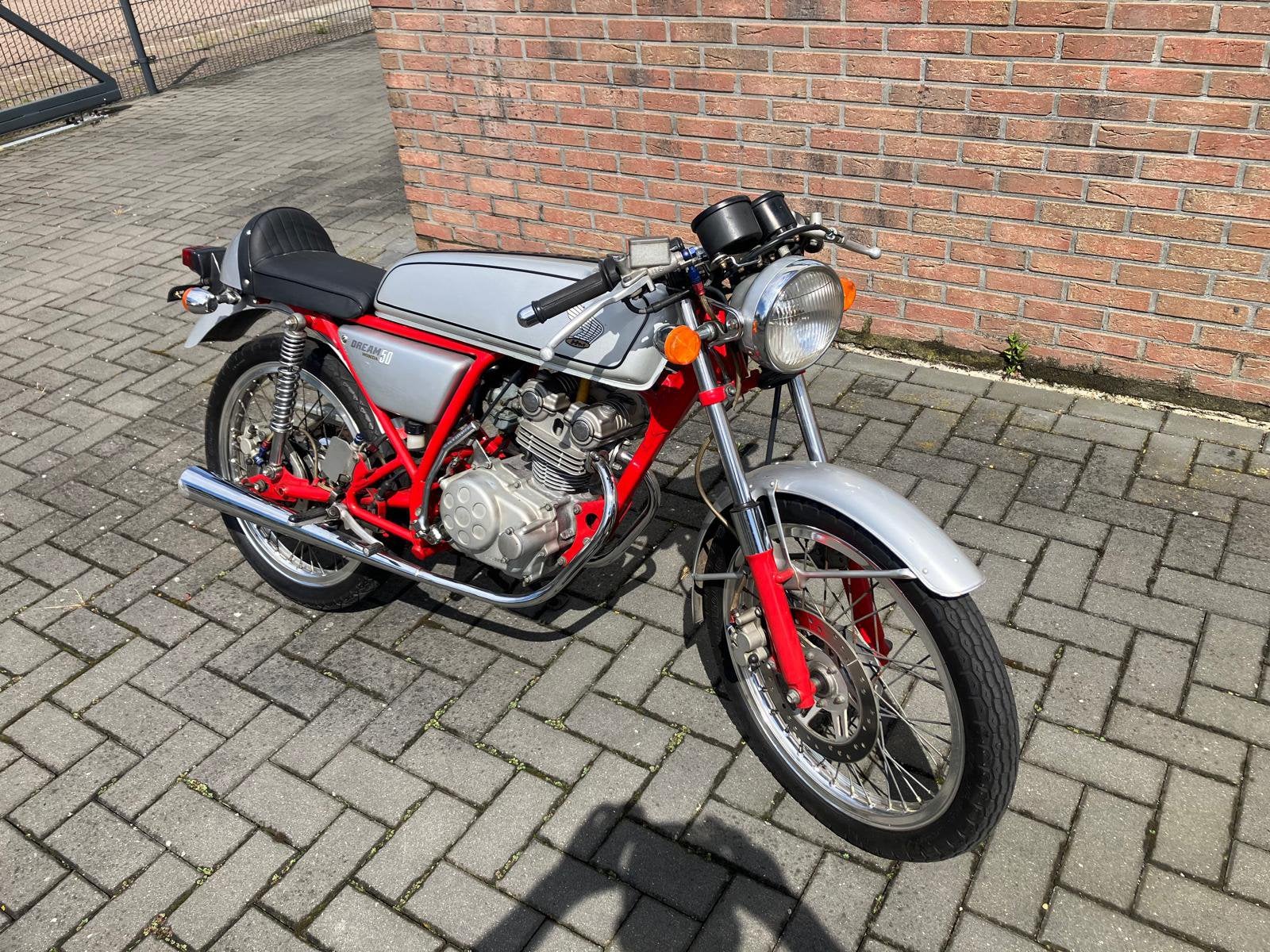 Honda Dream 50  , unieke brommer, collectors item !, Ophalen, Overige modellen, Maximaal 45 km/u, Zo goed als nieuw