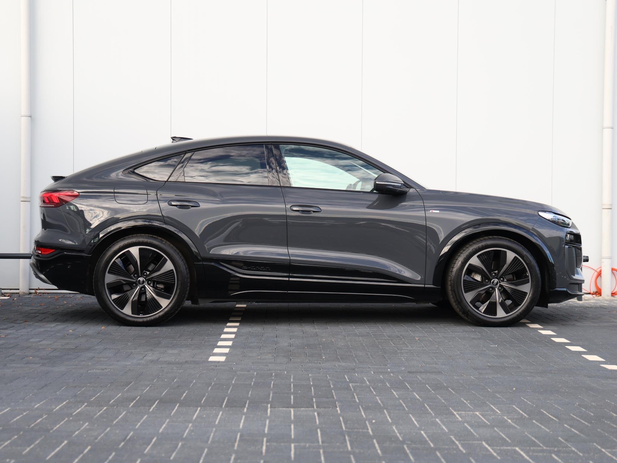 Audi Q6 Sportback e-tron S edition performance 100 kWh 306pk, Auto's, Gebruikt, 2000 kg, Leder en Stof, Q6 e-tron