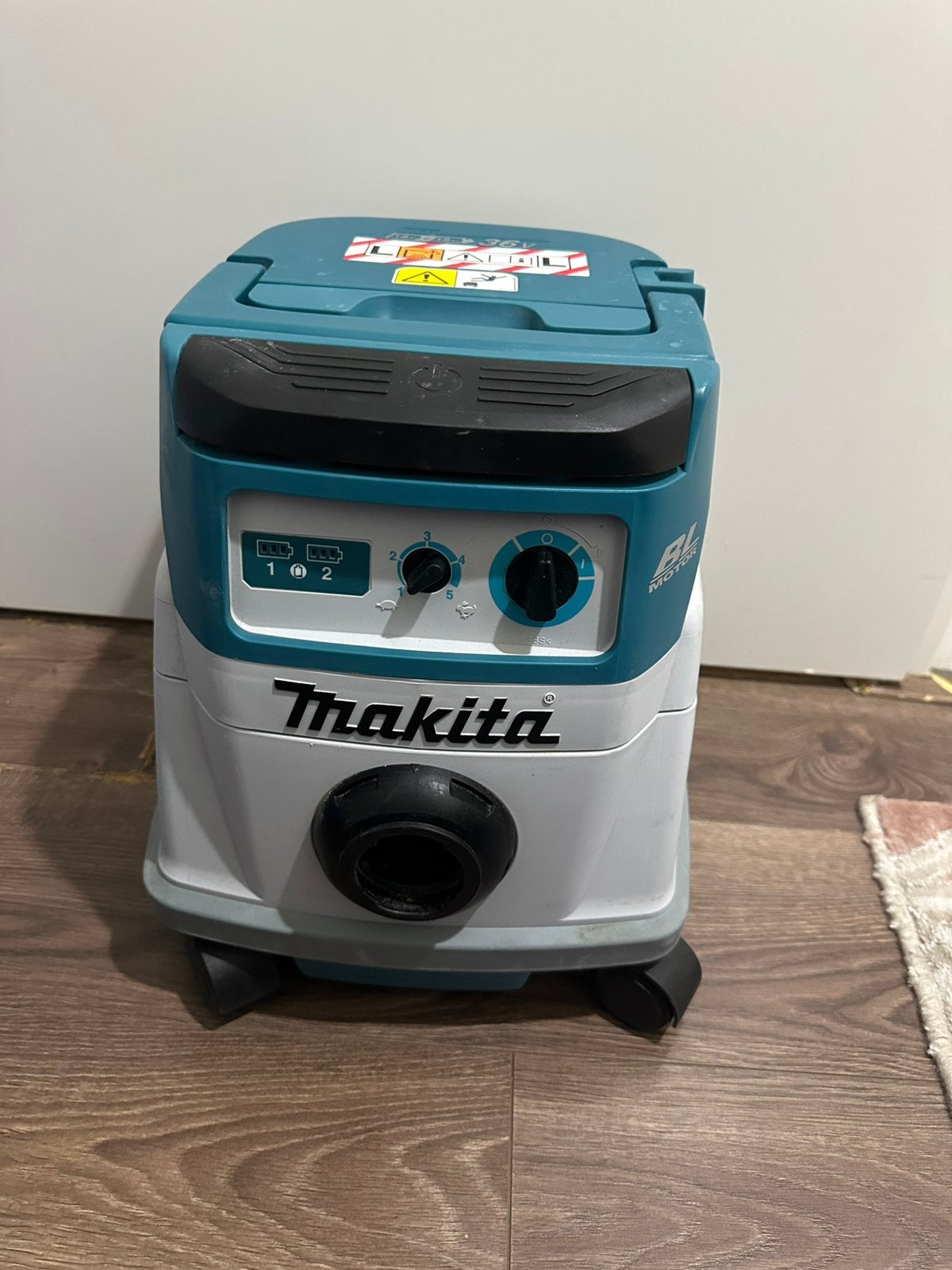 Makita stofzuiger, Ophalen, Zo goed als nieuw