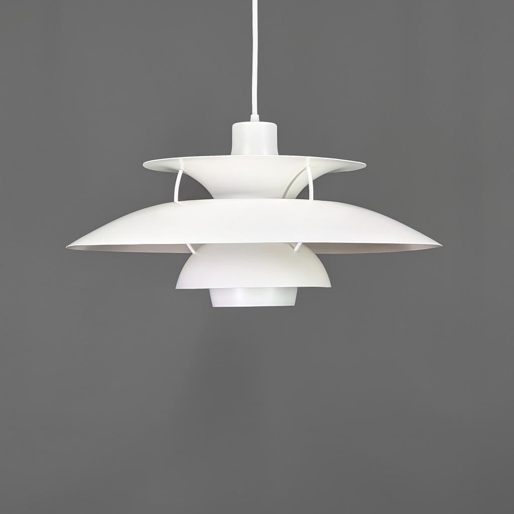 Louis Poulsen PH 5 in monochroom wit – designlamp, Huis en Inrichting, Lampen | Hanglampen, Scandinavisch, Ophalen of Verzenden