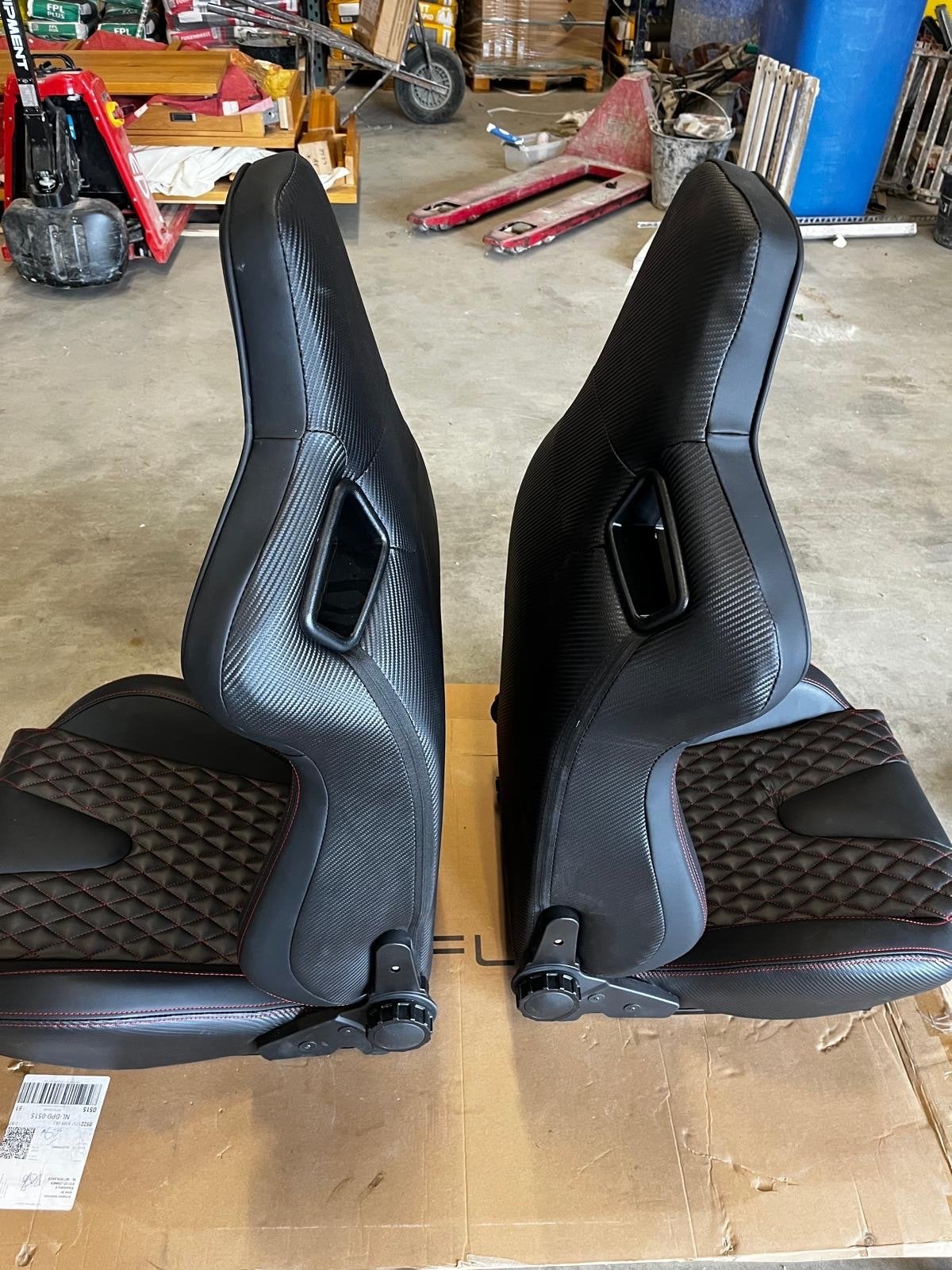 SK-Import Stoel AK Style Verstelbaar Kunstleer - Nieuw!, Auto-onderdelen, Interieur en Bekleding, Ophalen, Nieuw, Universele onderdelen