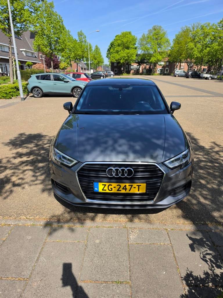 Audi A3 2.0 TDI 110KW Sedan sportline edition AUT 2017 Grijs, Euro 5, 4 cilinders, Bluetooth, 140 €/maand