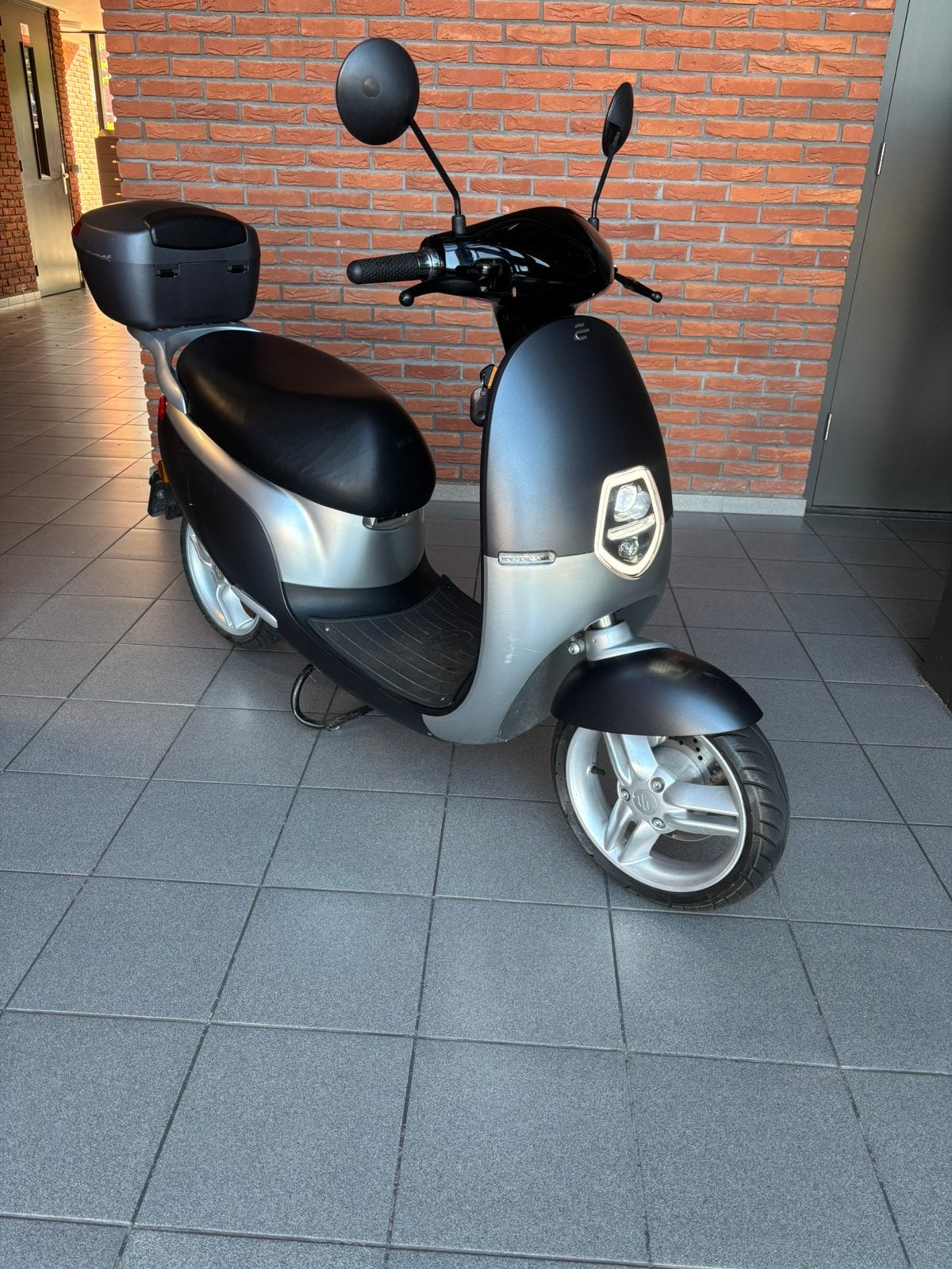 Elektrische scooter E1S 2300 km !, Fietsen en Brommers, Scooters | Overige merken, Ophalen, Zo goed als nieuw, Elektrisch