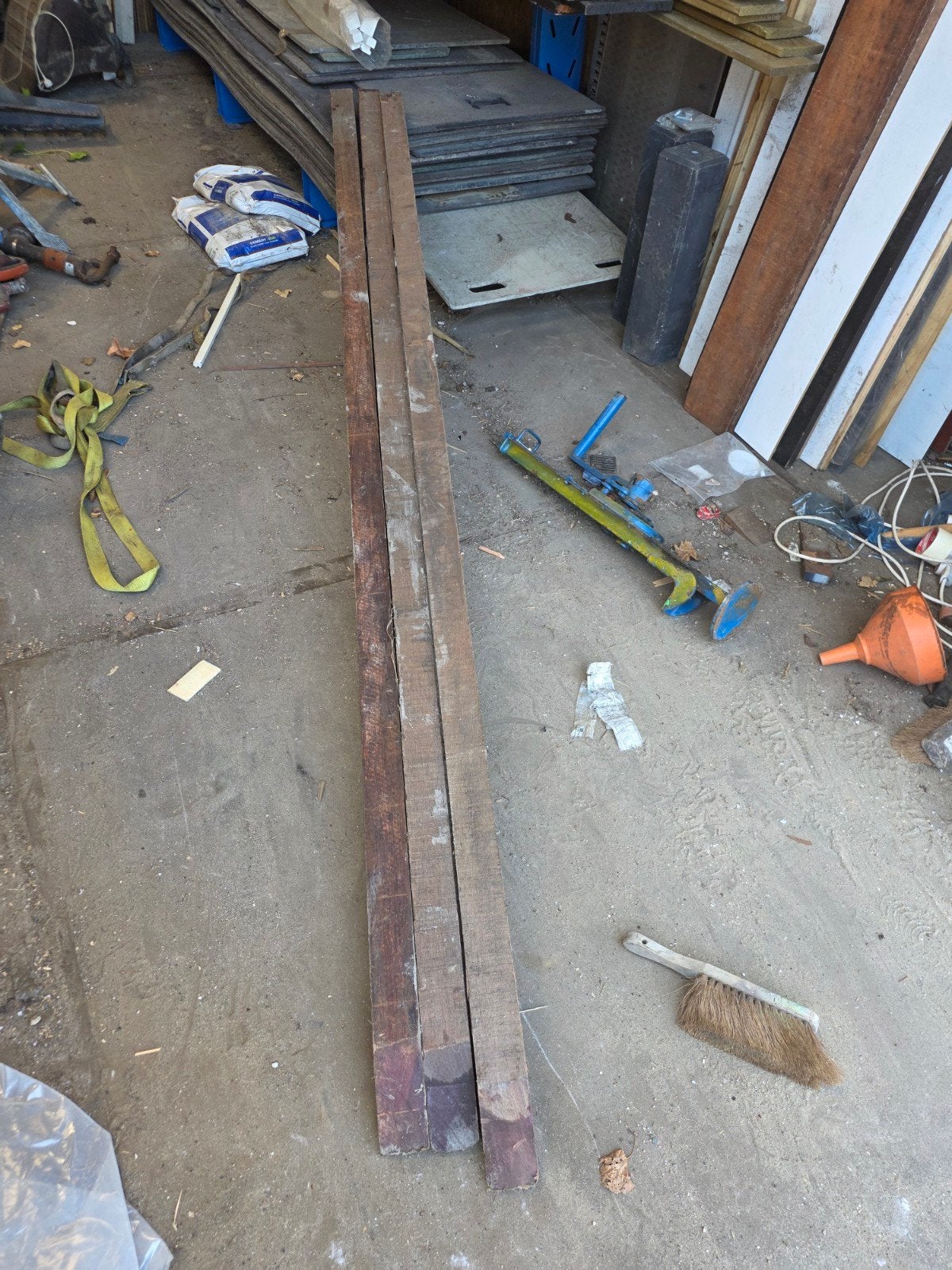 Hard houten palen, Ophalen, Nieuw, 250 cm of meer, Palen