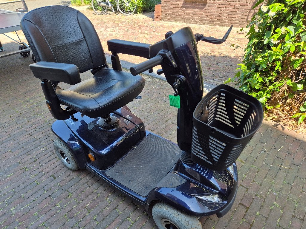 Invacare Leo scootmobiel incl. lader en hoes, Ophalen, 10 km/u of minder, Gebruikt, Invacare