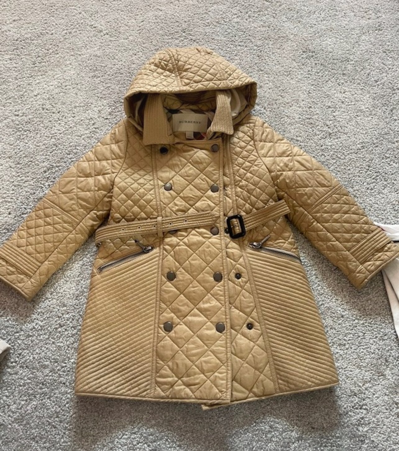 Burberry gewatteerde jas voor kinderen maat 104, Ophalen, Zo goed als nieuw, Jongen of Meisje