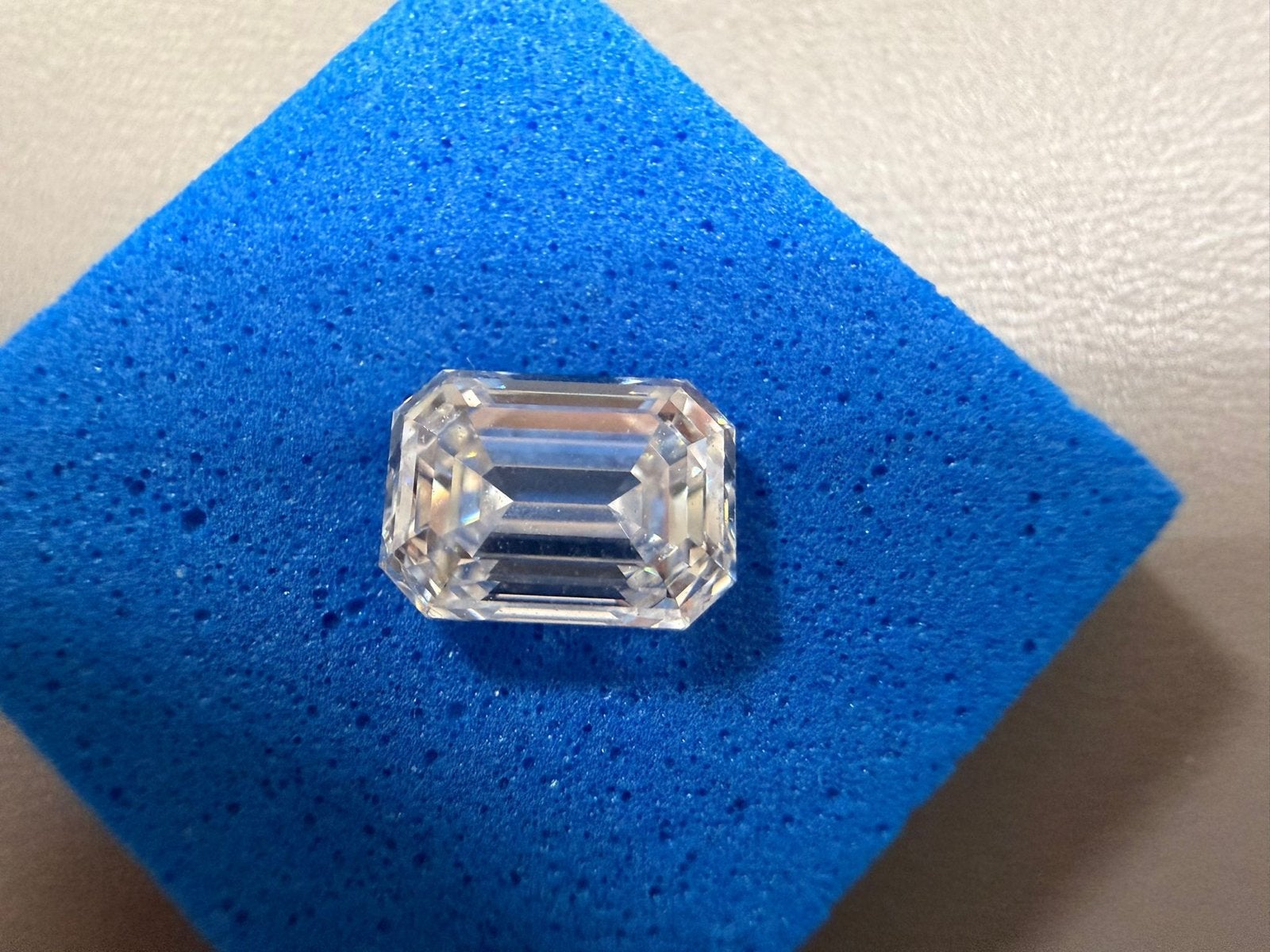 GIA Certificeerde 1.00 Karaat Emerald Cut Natuurlijk Diamant, Sieraden, Tassen en Uiterlijk, Edelstenen, Ophalen, Nieuw