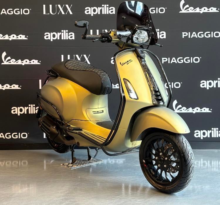 Vespa Sprint | Designo Gold, Fietsen en Brommers, Scooters | Vespa, Zo goed als nieuw, Overige modellen, Maximaal 45 km/u, Benzine