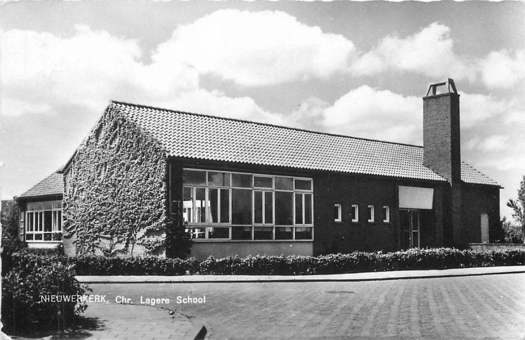 378-312-019 Nieuwerkerk Chr Lagere School, Verzenden, Voor 1920, Zeeland