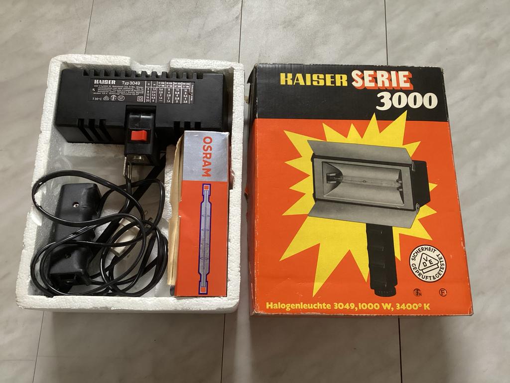 Kaiser Serie 3000 Halogeenlamp 1000W met Osram lamp, Ophalen, Gebruikt, Lamp of Flitsset