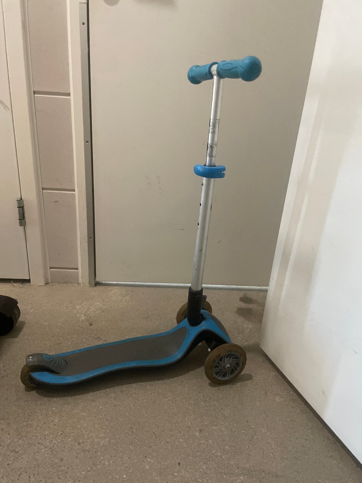 Step met lichtgevende wielen - Zo goed als nieuw, Ophalen, Zo goed als nieuw, Gewone step