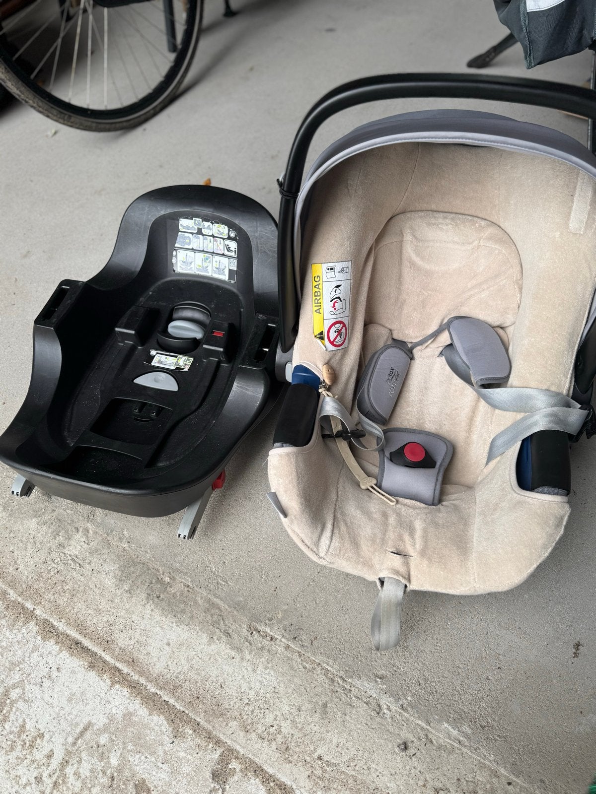 Britax Römer Baby-Safe i-Size autostoel met Isofix base, Ophalen, Romer, Gebruikt, Zijbescherming