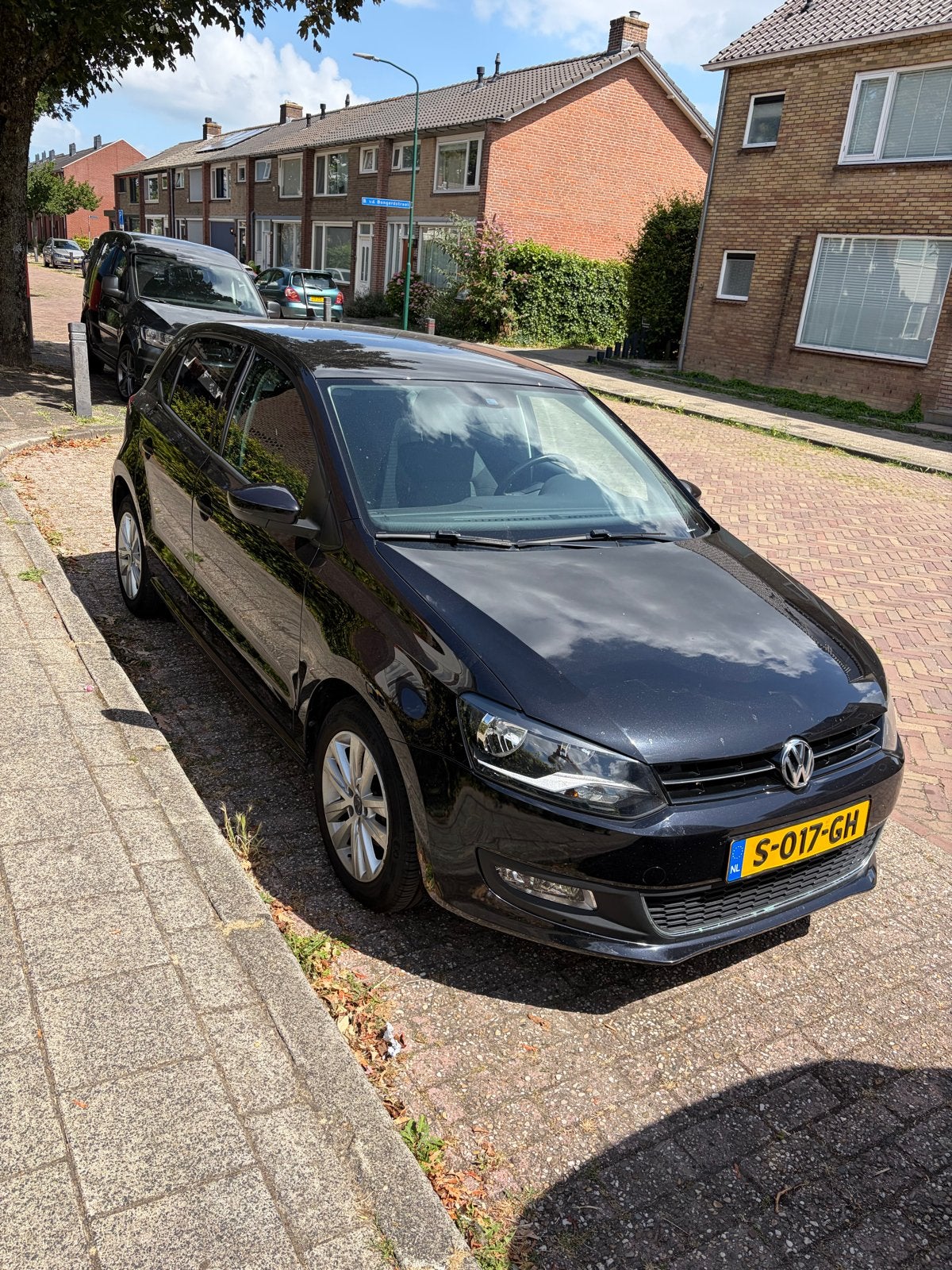 Volkswagen Polo 1.4 highline 2010 Zwart, Auto's, Volkswagen, Voorwielaandrijving, 970 kg, Stof, 40 €/maand
