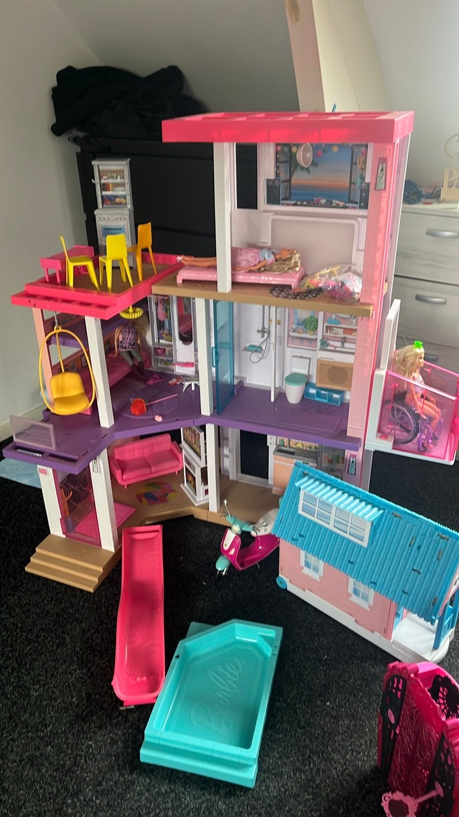 Grote Barbie set : dreamhouse+ 2 poppenhuizen+ 34 poppen, Kinderen en Baby's, Ophalen, Gebruikt, Barbie
