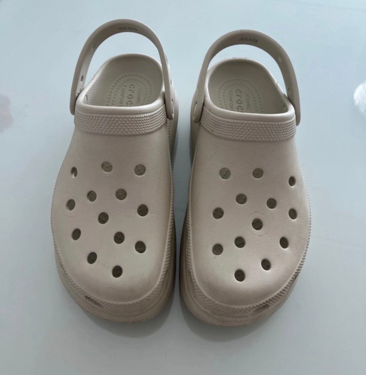 Crocs Classic Platform Clog - Beige, Ophalen of Verzenden, Zo goed als nieuw, Beige, Instappers