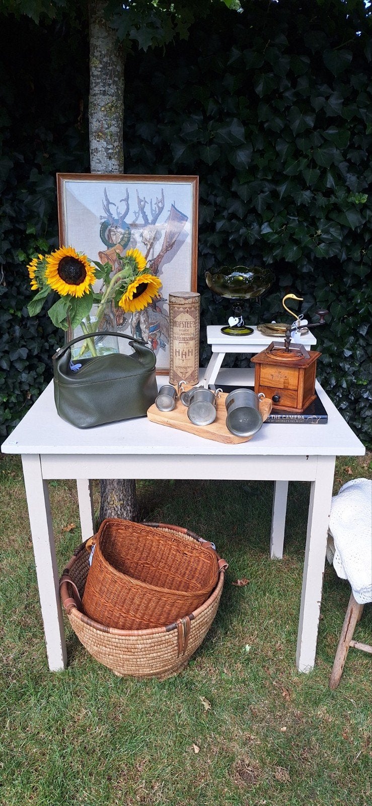 Vintage brocante tafeltje, bureautje, wit houten tafel, Huis en Inrichting, Bureaus, Gebruikt, Hout, Vintage, Ophalen of Verzenden