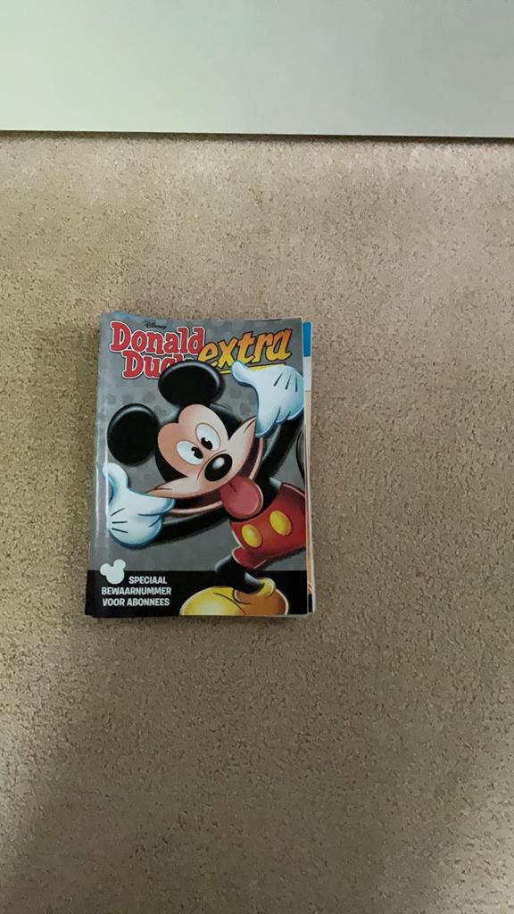 Veel donald ducks, donald duck extra’s en katrien ducks, Meerdere comics, Ophalen of Verzenden, Zo goed als nieuw, Europa