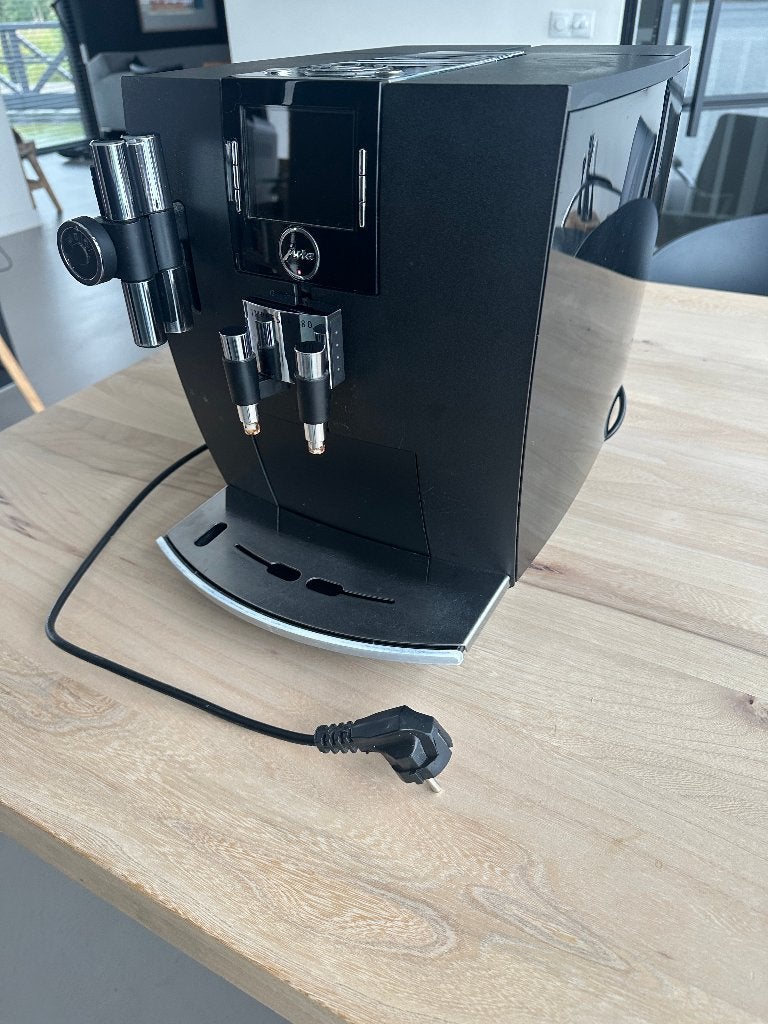 Jura Impressa J80 (2017), Witgoed en Apparatuur, Koffiezetapparaten, Ophalen, Afneembaar waterreservoir, Koffiemachine, Niet werkend