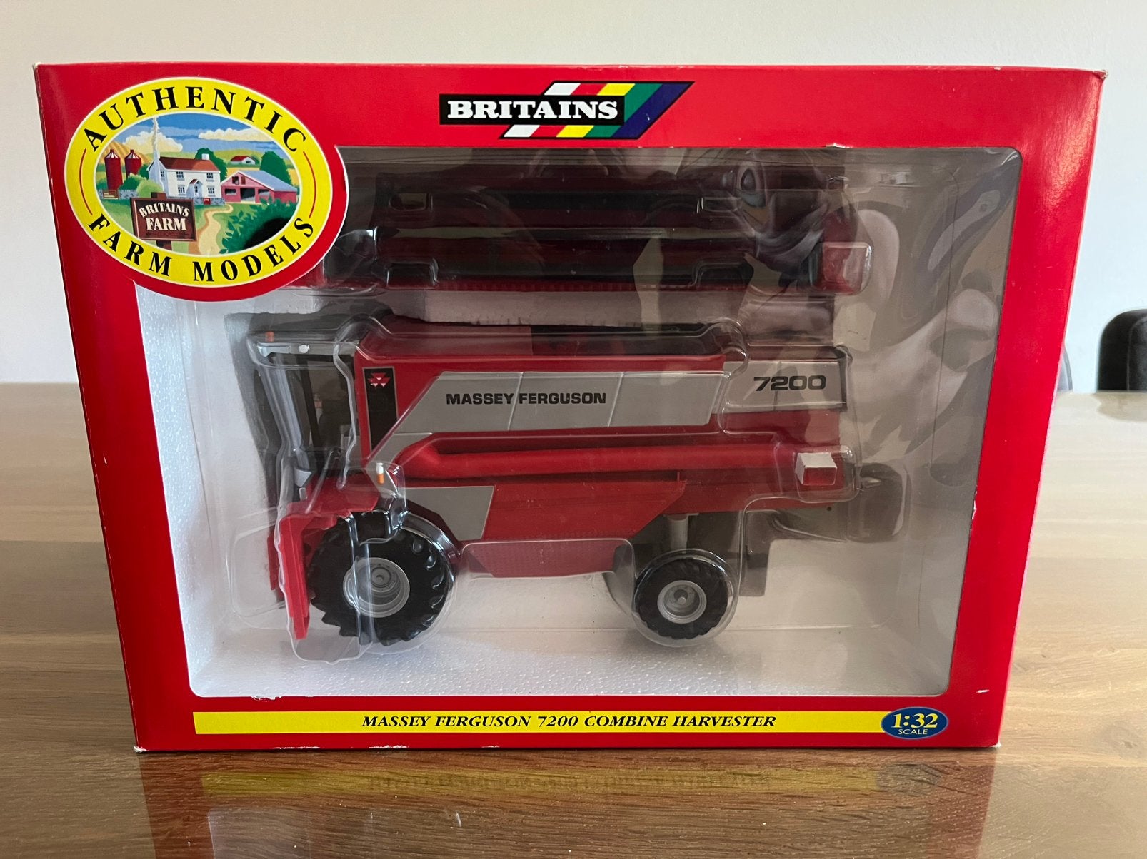 Massey Ferguson 7200 combine Britains 00054 Nieuw, Ophalen of Verzenden, Nieuw, Tractor of Landbouw, Britains