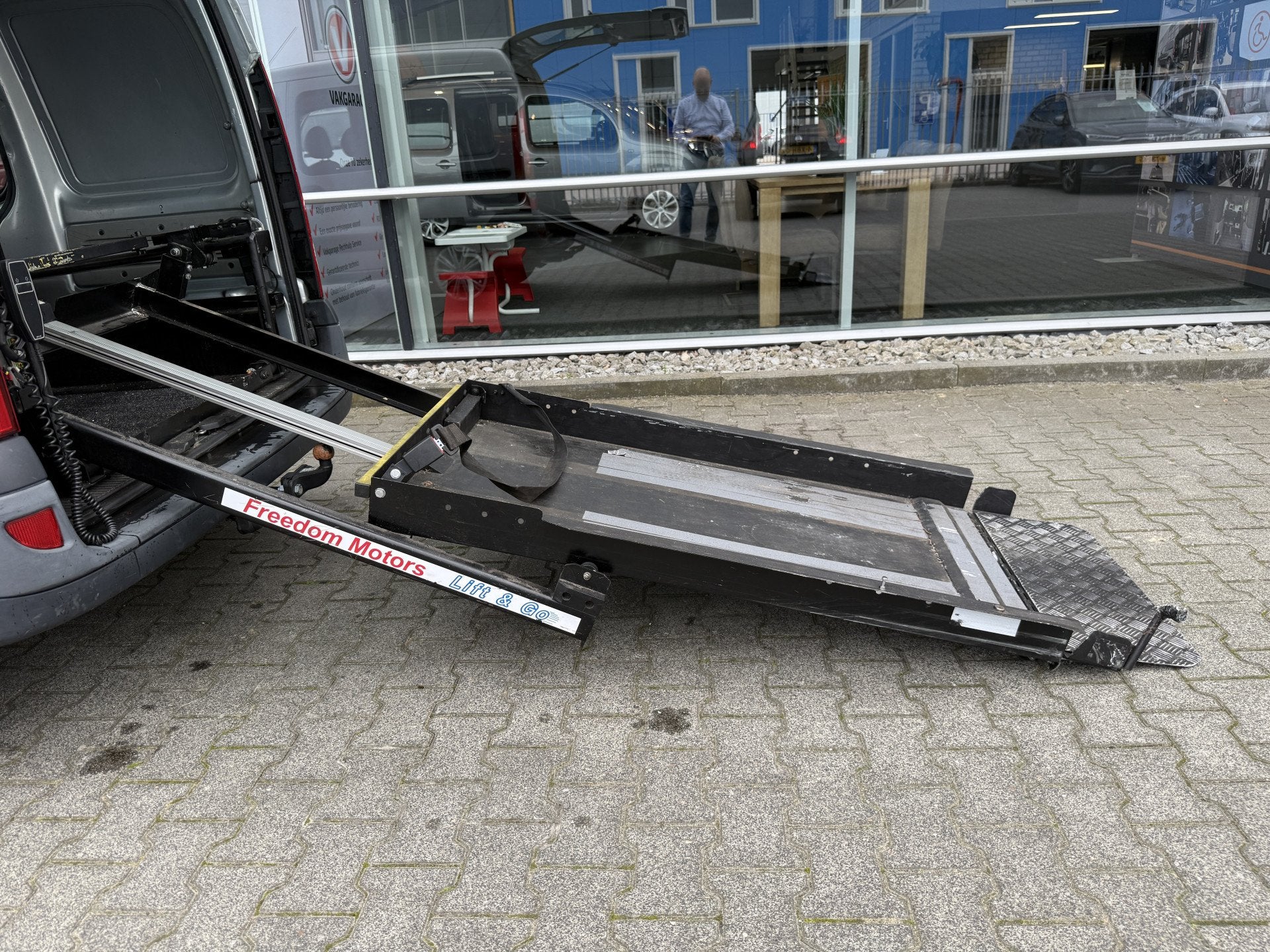 Renault Kangoo Express Rolstoelauto / Scootmobielauto 1.6-16, Auto's, Stof, Gebruikt, Renault, 1070 kg