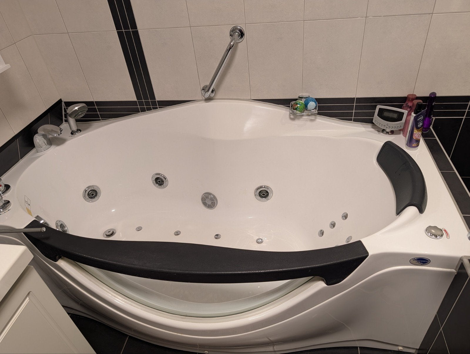 Luxe Oceana hoekbad met whirlpool en douche, Ophalen, Gebruikt, Met douche