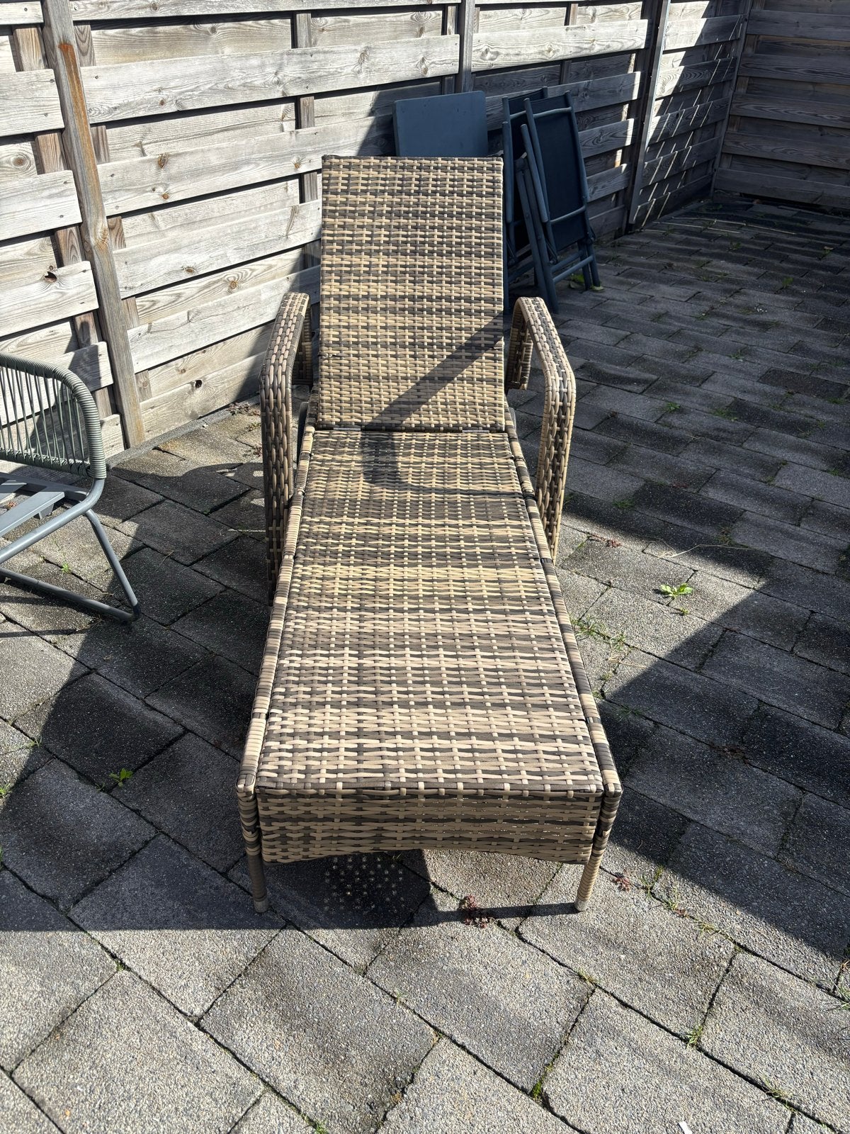 Verstelbare ligstoel van wicker met wielen, Tuin en Terras, Ligbedden, Ophalen, Gebruikt, Wicker, Verstelbaar