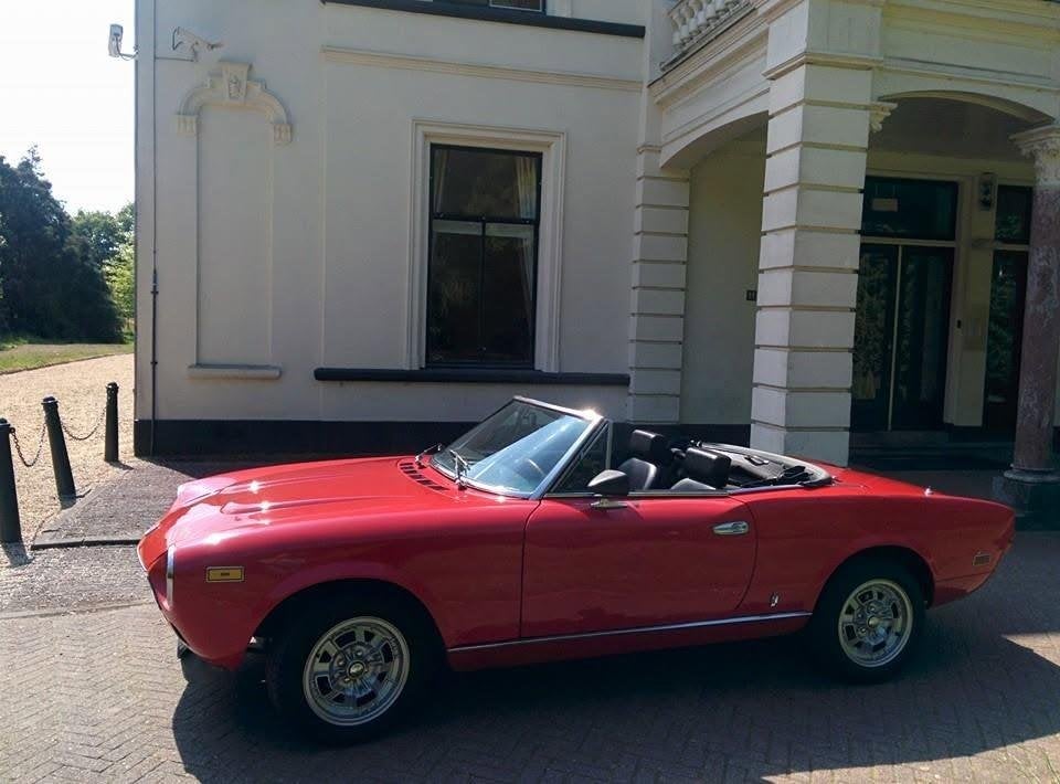 Fiat 124 Spider USA | 1979 | Rood | Automaat | Klassieker, Auto's, Automaat, Zwart, Cabriolet, Open dak