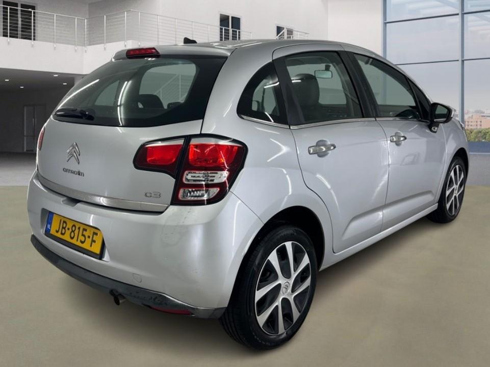 Citroen C3 1.2 PureTech Feel Edition 24.200 km + NAP NL-auto, Stof, Gebruikt, 1199 cc, 82 pk