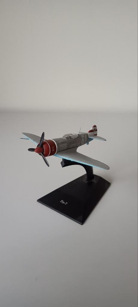 Gedetailleerd modelvliegtuig La-7 (Lavochkin), Hobby en Vrije tijd, Modelbouw | Vliegtuigen en Helikopters, Overige merken, 1:72 tot 1:144