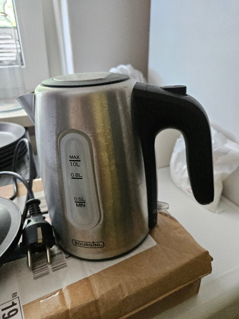 Kleine waterkoker Bougini, Minder dan 1 liter, Verzenden, Zo goed als nieuw, Rvs