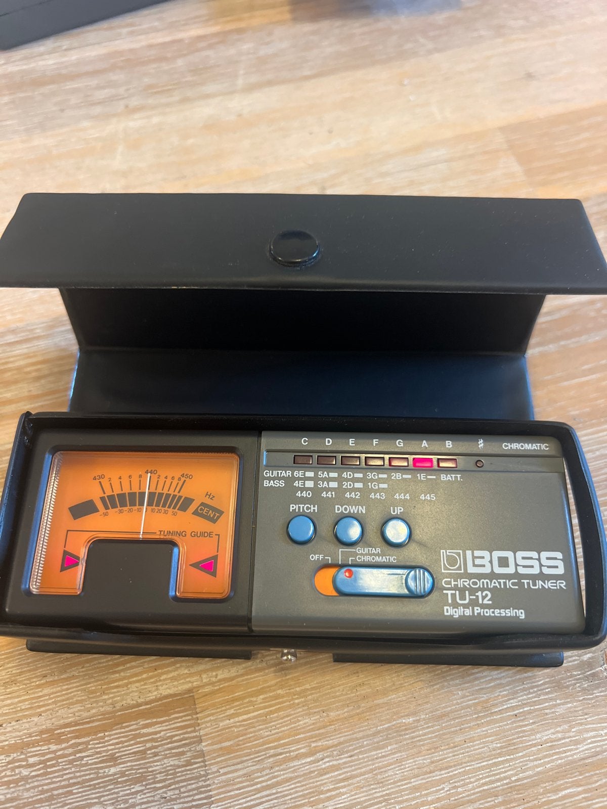Boss TU-12 Chromatic Tuner - Digitale Gitaar/Bas Tuner, Ophalen of Verzenden, Gebruikt, Overige typen