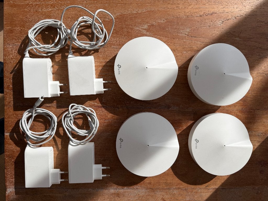 TP-Link Deco M9 Plus (4 units) V2.0 + laatste firmware, Ophalen of Verzenden, Zo goed als nieuw, Router met modem, TPLink