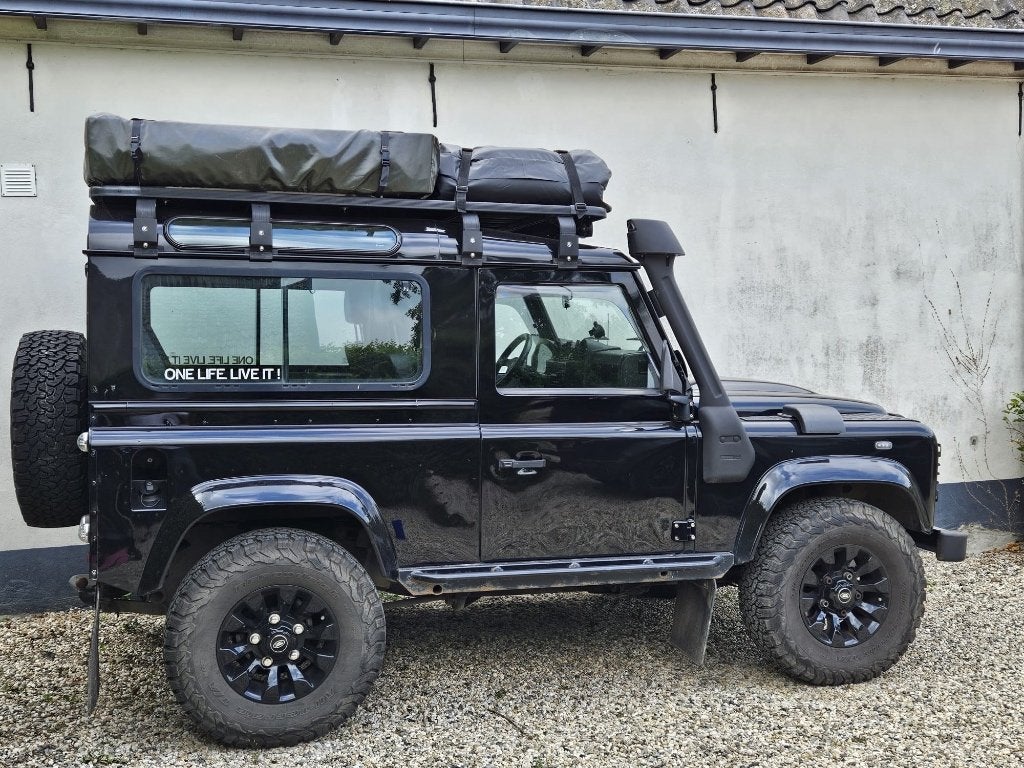 Land Rover Defender 2.4 D Stw. 90 2007 Zwart, Auto's, 4 cilinders, 4 stoelen, 1795 kg, Defender
