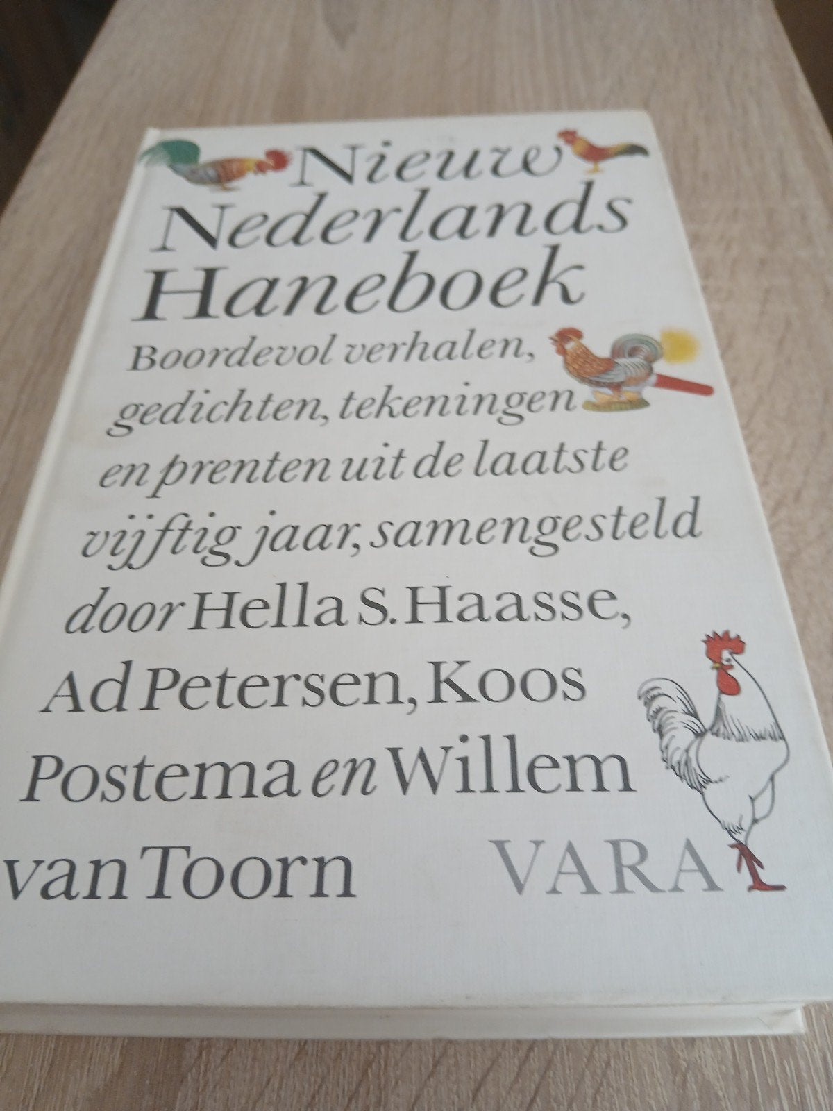 Nieuw Nederlands Haneboek - Verhalen, gedichten, tekeningen, Boeken, Ophalen of Verzenden, Gelezen, Hella S. Haasse, Ad Petersen, Koos Postema, Willem van Toorn