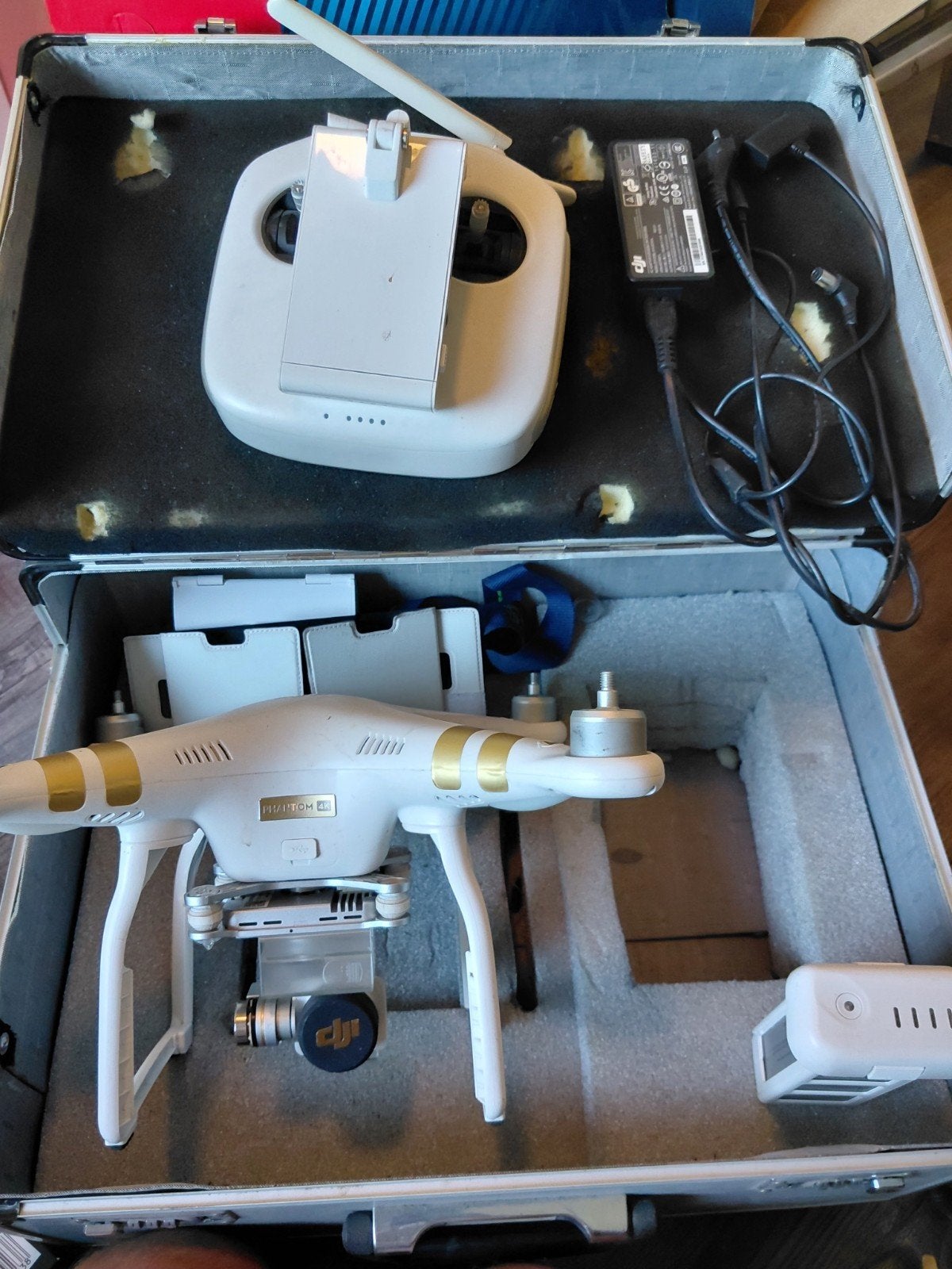 DJI Phantom 4K drone met afstandsbediening en koffer, Audio, Tv en Foto, Drones, Gebruikt, 30 tot 45 minuten, Cameradrone, DJI