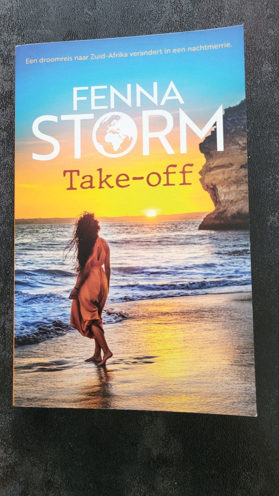ZGAN THRILLER VAN FENNA STORM.  TAKE-OFF, Ophalen of Verzenden, Zo goed als nieuw, Fenna Storm, Nederland