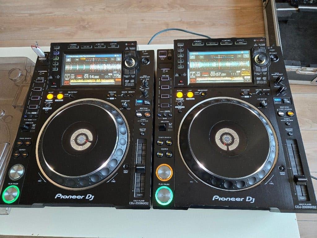 Mooie-Set Pioneer CDJ2000Nexus2 met Flightcase, Muziek en Instrumenten, Dj-sets en Draaitafels, Ophalen, Gebruikt, Draaitafel