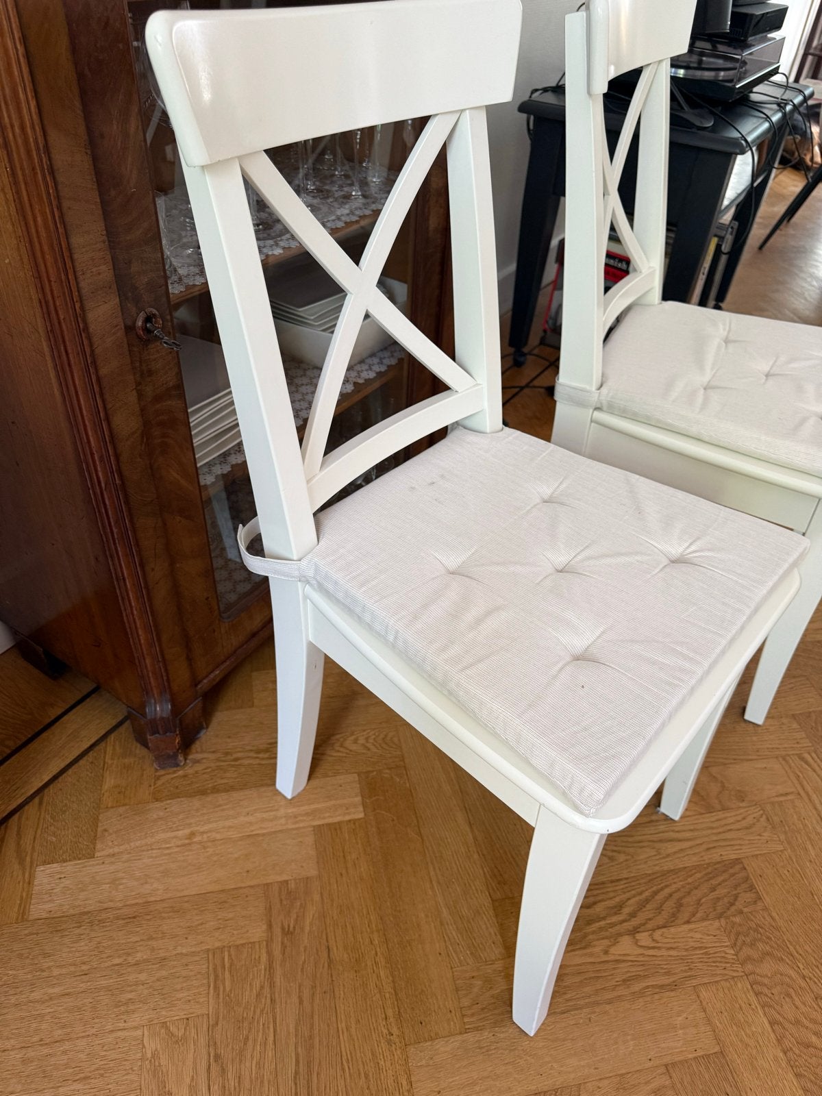 IKEA stoelen met kussens - veelzijdig en stijlvol, Ophalen, Gebruikt, Twee, Wit