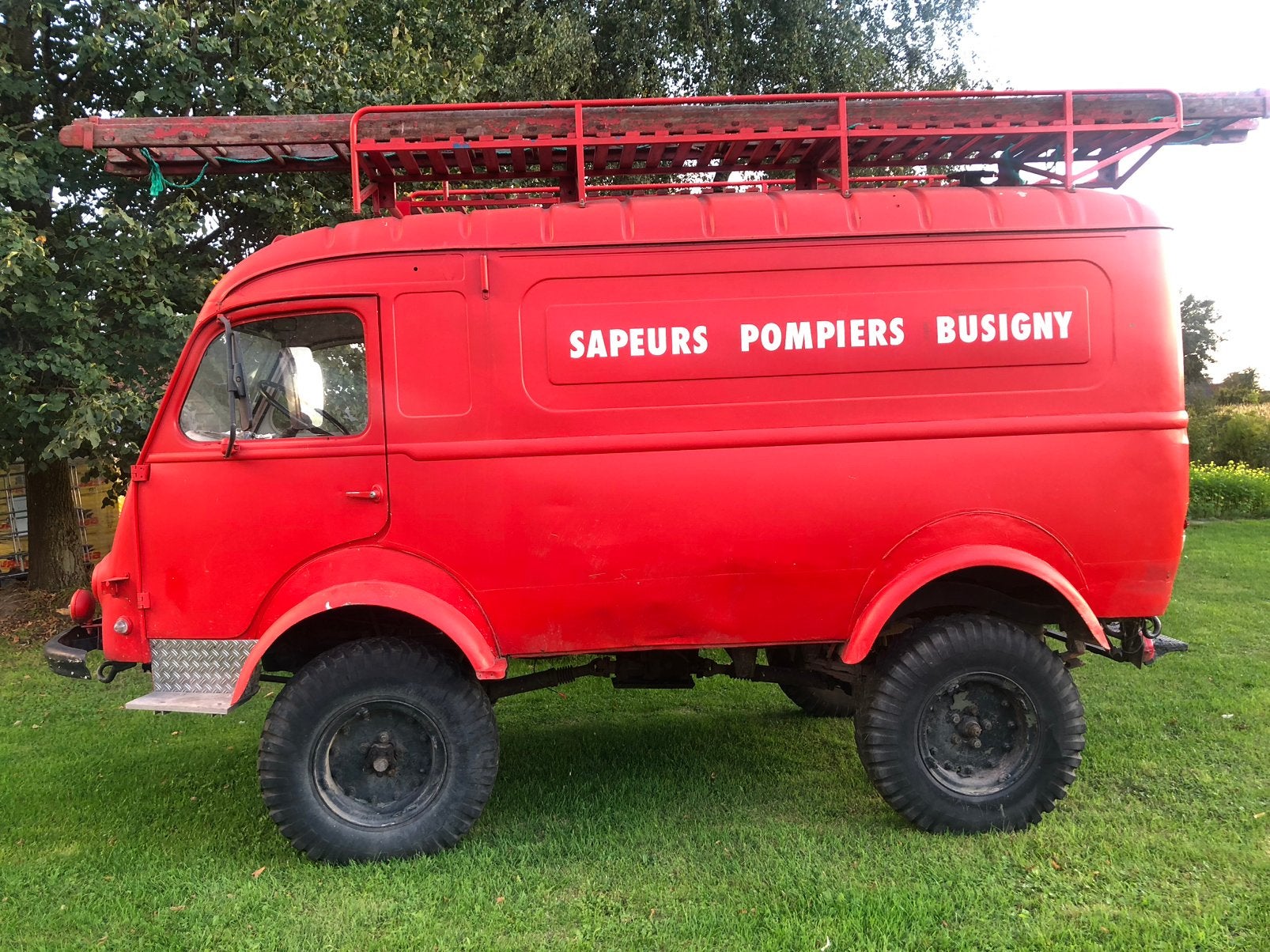 Renault Goélette 4x4 | Ex-Leger & Brandweer Camper Foodtruck, 13 km/l, Overige modellen, 4 cilinders, 4 stoelen