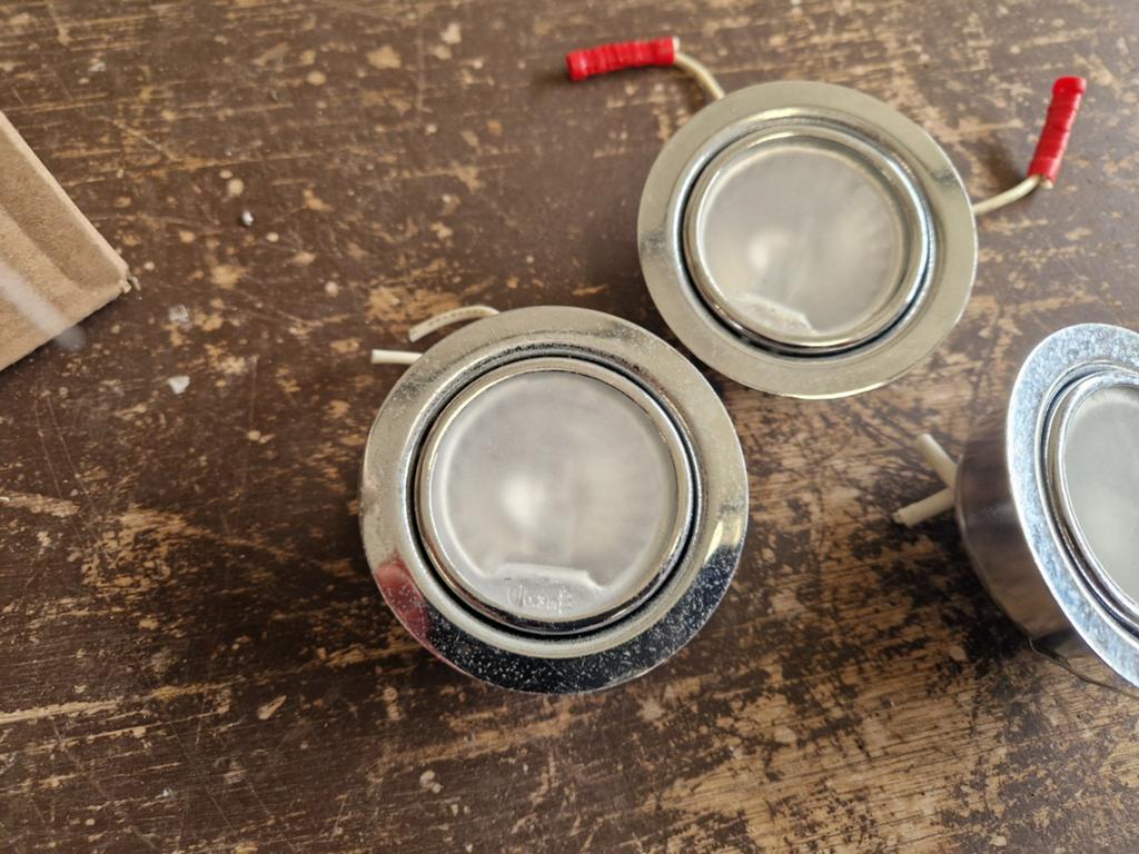 8 stuks 12v inbouw spots hallogeen  €7.50 pst, Ophalen of Verzenden, Gebruikt