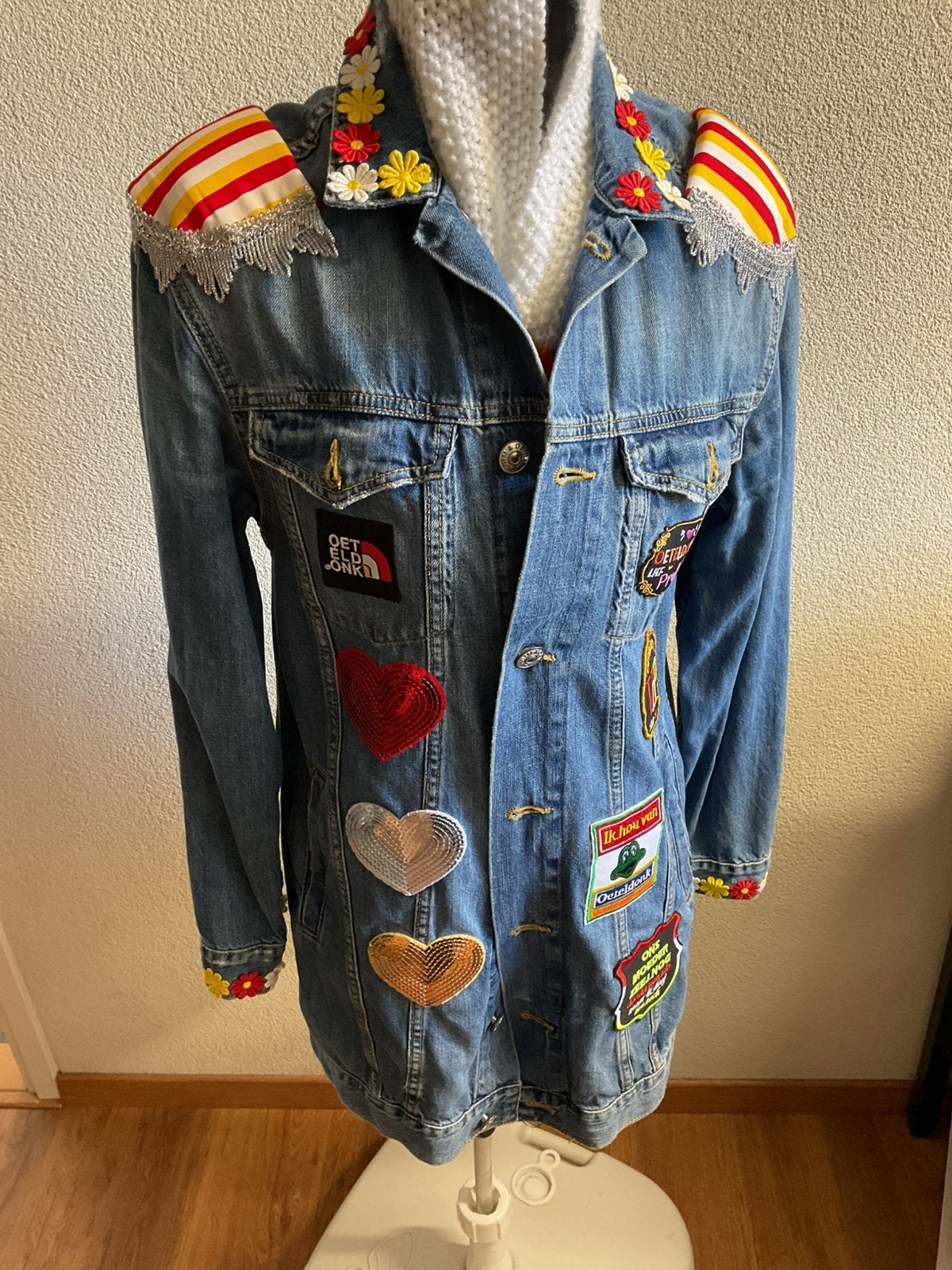 Oeteldonk carnaval spijkerjas maat 34/36, Kleding | Dames, Carnaval, Nieuw, Ophalen of Verzenden, Kleding
