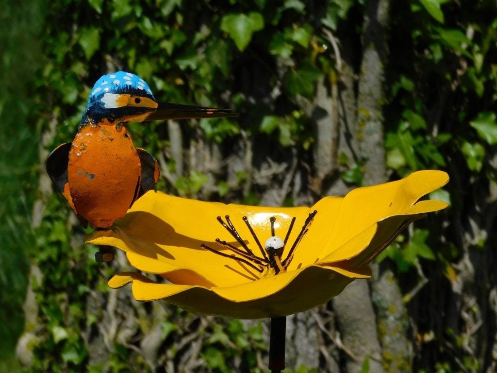 Tuinsteker Gele Bloem met IJsvogel - Metaal, Ophalen of Verzenden, ., ., .