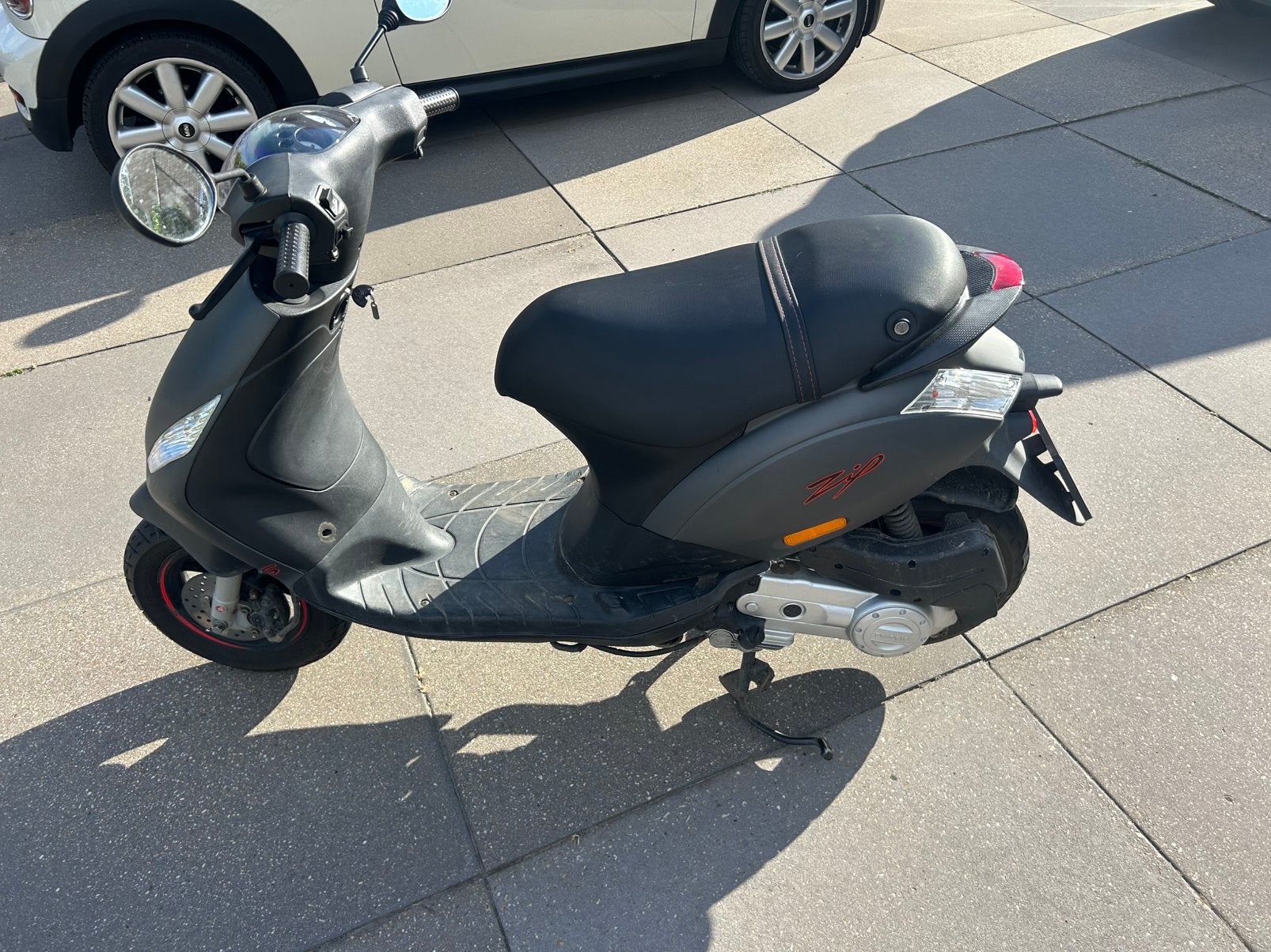 Scooter (Piaggio Zip 4-Takt 2023), Fietsen en Brommers, Scooters | Piaggio, Ophalen, Maximaal 45 km/u, Zip, Zo goed als nieuw