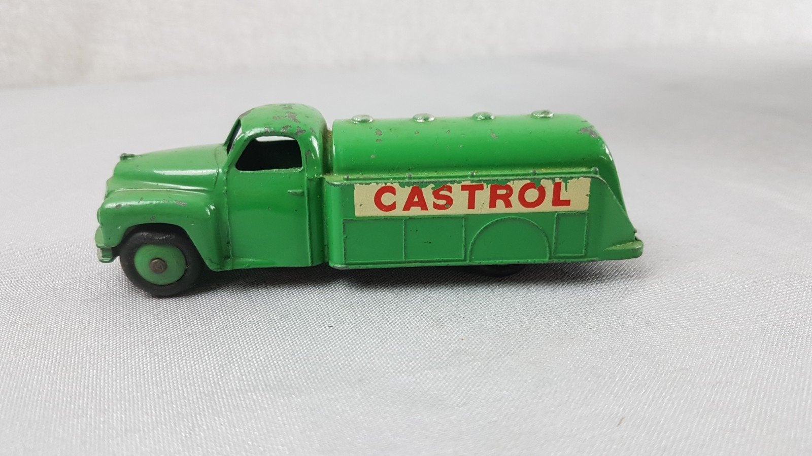 Vintage Dinky Toys Castrol Tankwagen, Ophalen of Verzenden, Gebruikt, Bus of Vrachtwagen